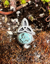 Load image into Gallery viewer, Triquetra magic talisman ring
