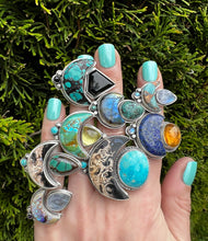 Load image into Gallery viewer, Fossilized palm wood Turquoise statement ring
