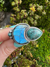 Load image into Gallery viewer, Labradorite and Turquoise statement ring
