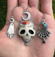 Load image into Gallery viewer, Magic moon spider web necklace
