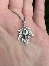 Load image into Gallery viewer, Maple leaf charm necklace
