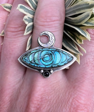 Load image into Gallery viewer, Eye of protection Labradorite ring
