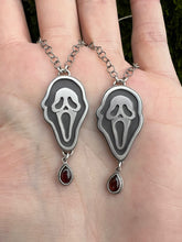 Load image into Gallery viewer, Ghost face scream necklace

