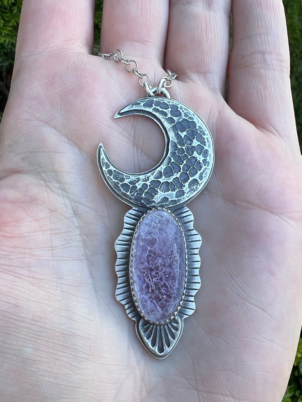 Lepidolite moon.. Quote talisman