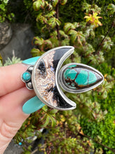 Load image into Gallery viewer, Fossilized palm wood Turquoise statement ring
