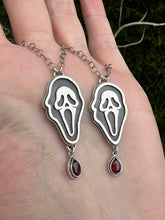 Load image into Gallery viewer, Ghost face scream necklace
