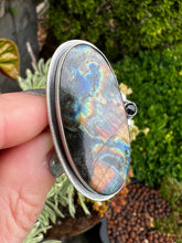 Load image into Gallery viewer, Oil slick.. Sterling silver Labradorite statement ring
