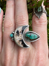 Load image into Gallery viewer, Fossilized palm wood Turquoise statement ring
