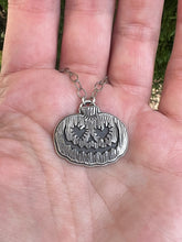 Load image into Gallery viewer, Heart eyes pumpkin necklace
